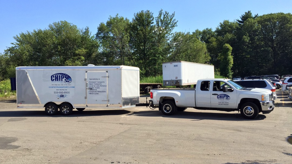 Enclosed_Carrier_on_Truck